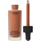 MAC Studio Waterweight Fondotinta NW50 30 ml — Fondotinta liquido