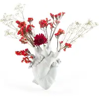 Seletti Vaso “Love in Bloom”, bianco, a forma di cuore, in porcellana