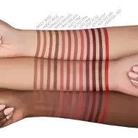 Huda Beauty Lip Contour 2.0 matita contouring per le labbra colore Universal Red 0,5 g