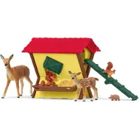 Schleich Figura Farm World Feeding The Forest Animals