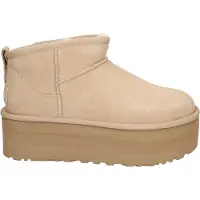 Ugg per donna. 1135092 Stivaletti classici in pelle beige con plateau ultra mini (36), 3 a 5cm, Nessuno, Casual, Homewear