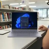 Lenovo IdeaPad 5i 2-in-1 Gen 10 14 Intel Processore Intel Core Ultra 7 255H E-core fino a 4,4 GHz P-core fino a 5,1 GHz, Windows 11 Home 64, 1 TB SSD M.2 2242 PCIe Gen4 TLC - 83KRCTO1WWIT2