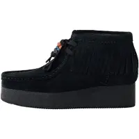 Clarks per donna. 26182854 Stivaletti Wallabee in pelle scamosciata nera con zeppa e frange (37), Nero, 3 a 5cm, Camoscio, Stringhe, Casual