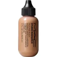 MAC Studio Radiance Fondotinta Viso E Corpo Radiant Sheer N4 50 ml — Fondotinta