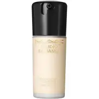 MAC Studio Radiance Siero Powered NC5 30 ml — Fondotinta