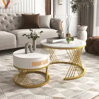 Sweiko Tavolino 2 in 1 in MDF, tavolino con piano in marmo e cassetti in rattan plastico, maniglie in legno massiccio. piedi in ferro dorato. 70x70x45,5+50x50x38,5cm