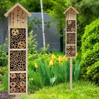 Spetebo Alberello per insetti in legno con picchetto - H 78 cm - Casetta per insetti da posizionare sul terreno