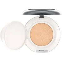 MAC Lightful C+ Light SPF 50 12g — Fondotinta Compatto