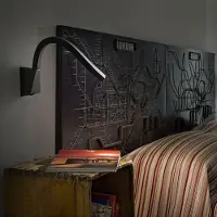 LINEA LIGHT Applique a LED Snake con braccio flessibile