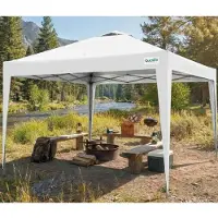 Quictent Gazebo pop-up impermeabile 3x3 metri, ideale per feste in giardino. Struttura in acciaio, colore bianco, con protezione UV 50+. Include una borsa per il trasporto