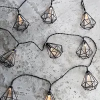 Lights4fun Catena luminosa LED , 10 luci, forma diamante, luce bianca calda, con timer, alimentazione a batteria, ideale per interni