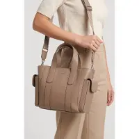 Calvin Klein Webbing Strap Small Tote Desert Taupe Taglia: OS | Borse a mano Outlet | Donna | Nero
