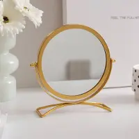 Dripio Specchio rotondo da tavolo con base, color oro, diametro 14,5 cm