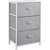 Amazon Basics A. Caratteristiche principali: Armadio contenitore per guardaroba, con 3 cassetti in tessuto, colore bianco