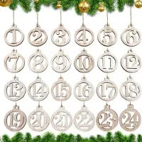 Dripio Calendario dell'Avvento in legno con numeri da 1 a 24, dotato di ciondoli rotondi e corda di canapa