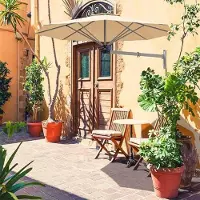 Selius Ombrellone da balcone pieghevole, color beige, con 8 stecche e sistema di fissaggio a parete