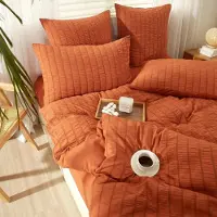 Merkloos Set di lenzuola con copripiumino a righe arancioni, effetto seersucker, 220 x 240 cm, composto da 3 pezzi in microfibra, comprensivo di due federe 80 x 80 cm