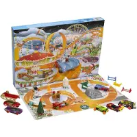 Hot Wheels Calendario dell'Avvento 8 Macchinine Giocattolo con Motivi Festivi e Vari Accessori con Tappetino da Gioco Regalo e Giocattolo per Bambini dai 3 Anni