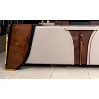 Xl Moebel Gmbh Scrivania di design con struttura in legno beige, dettagli dorati e look moderno