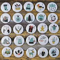 Dahi Calendario dell'Avvento: numeri in plastica da 1 a 25 per realizzare decorazioni, diametro 3,2 cm, colore bianco, confezione da 25 pezzi