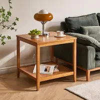 Sonstiges Tavolino laterale in legno massello di gomma, forma quadrata, dimensioni 60x60x60 cm, colore naturale, con 2 ripiani