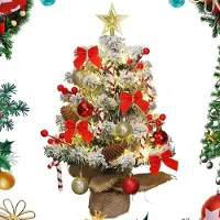 Merkloos Albero di Natale in miniatura Albero di Natale da tavolo - 45 cm - Con luci LED - Pigne e bacche rosse - Per scrivania e tavolo da pranzo